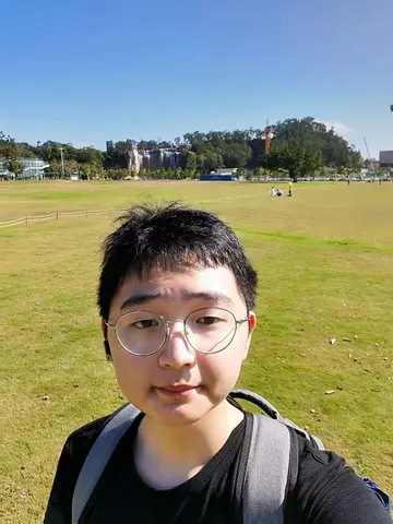 Shuai Li portrait